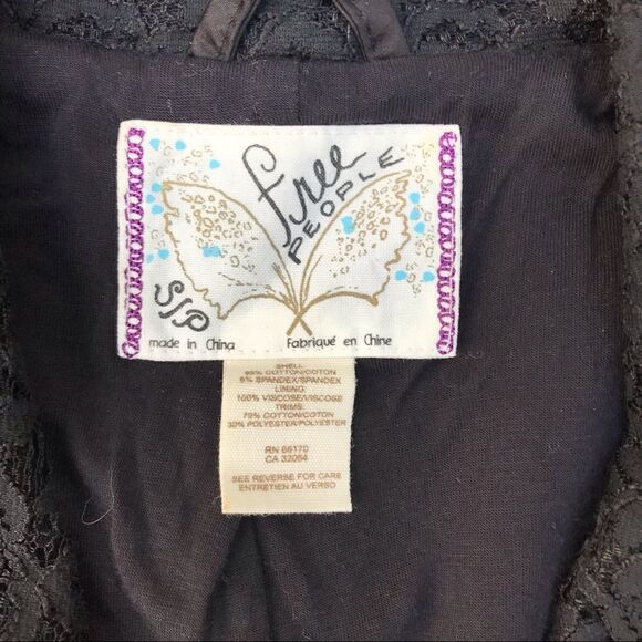 Free People black cotton knit stretch lace collar cropped tuxedo jacket size S - Picture 2 of 6